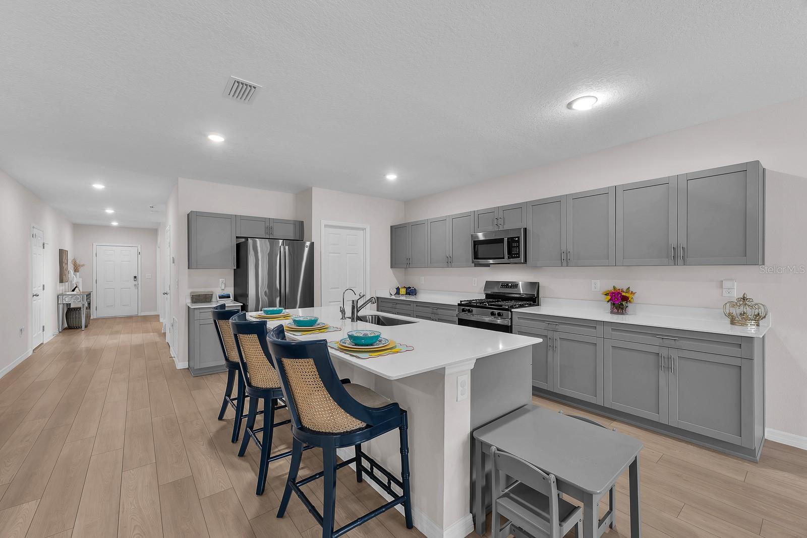 HINTON HAWKSTONE - Residential