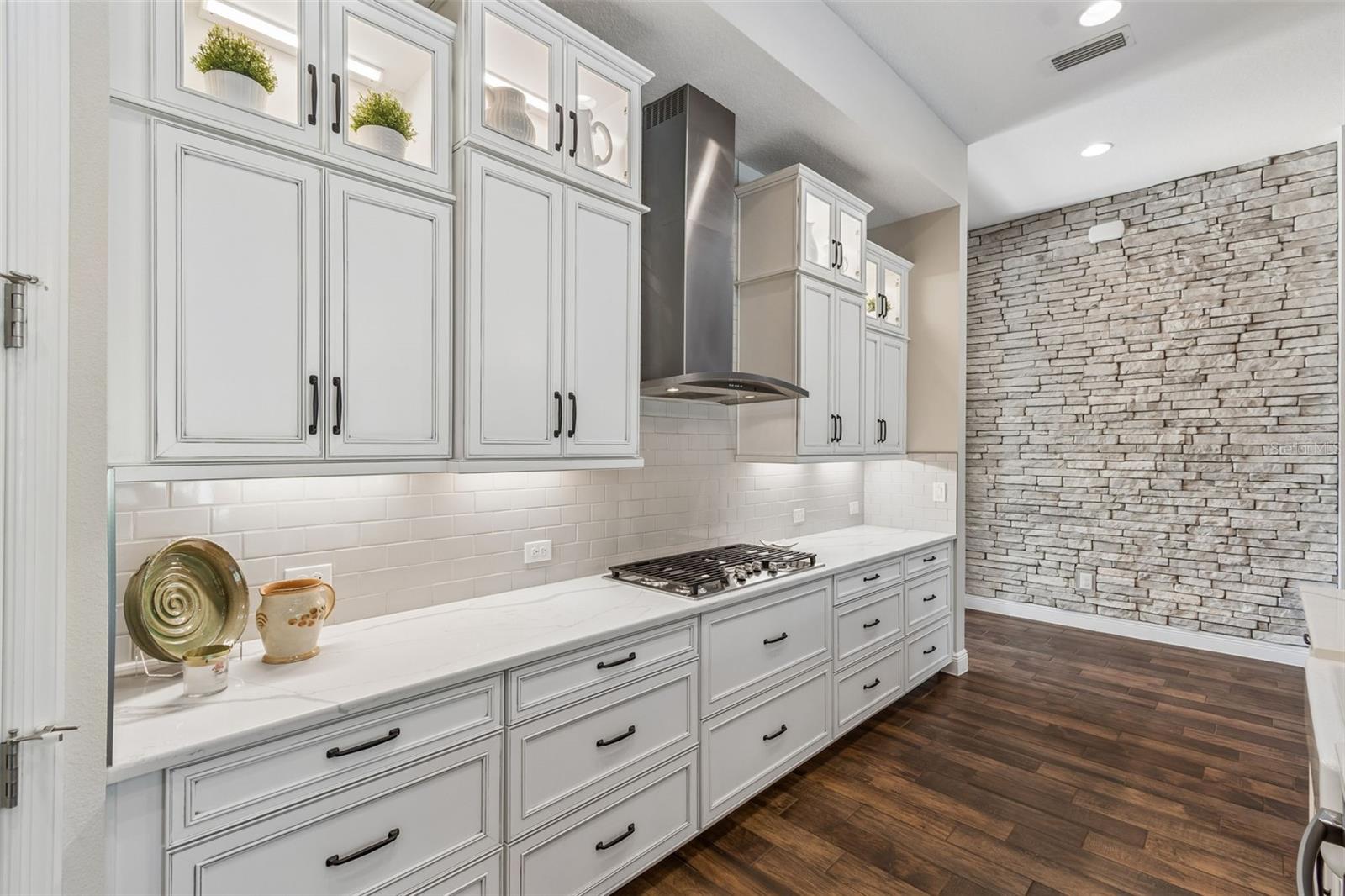 8768 BIRCHLEAF COURT