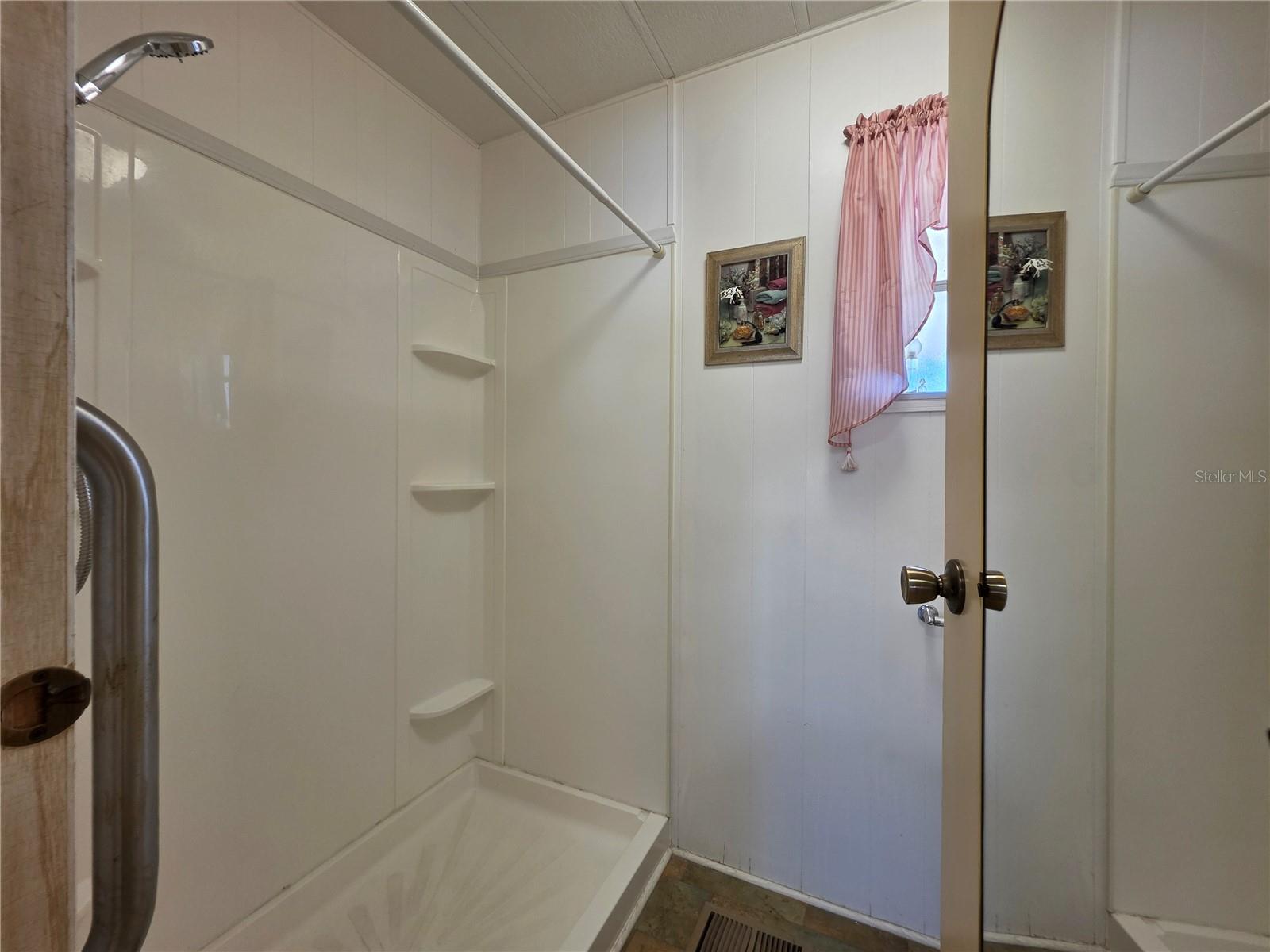 TAVARES LAKE FRANCES ESTATES - Residential