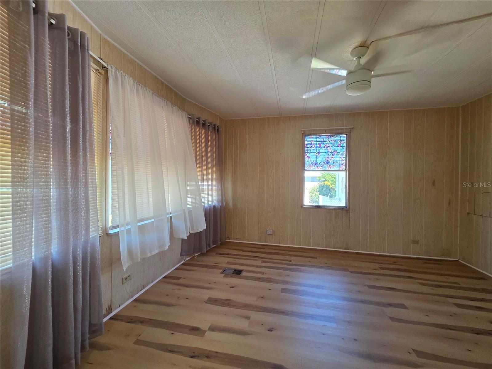 TAVARES LAKE FRANCES ESTATES - Residential