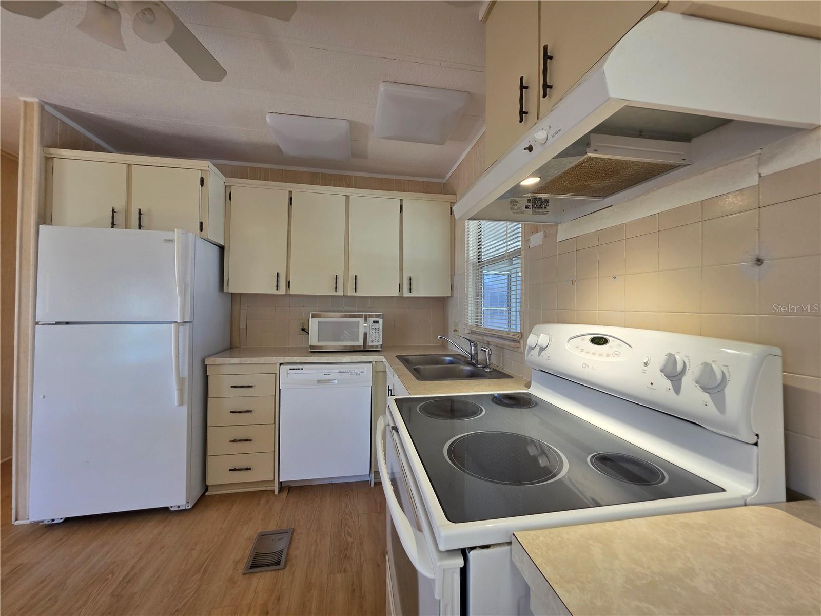 TAVARES LAKE FRANCES ESTATES - Residential