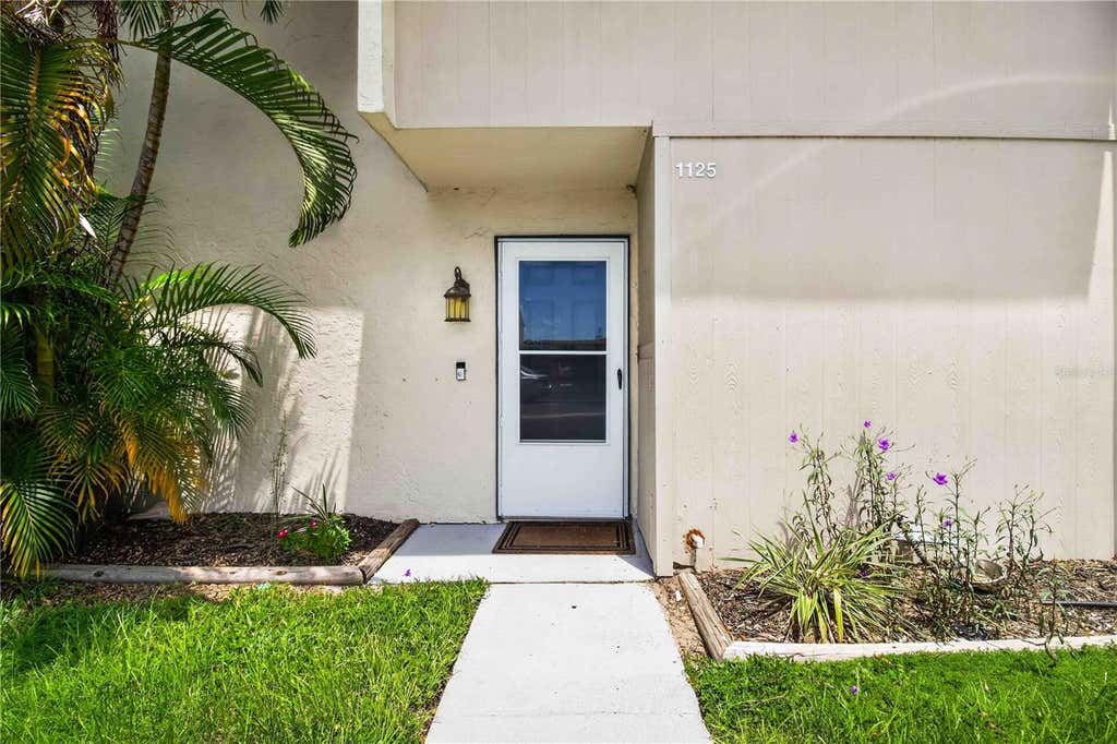 Photo of 1125 Longfellow Way #125-B, Sarasota, FL 34243 (MLS # A4703569)