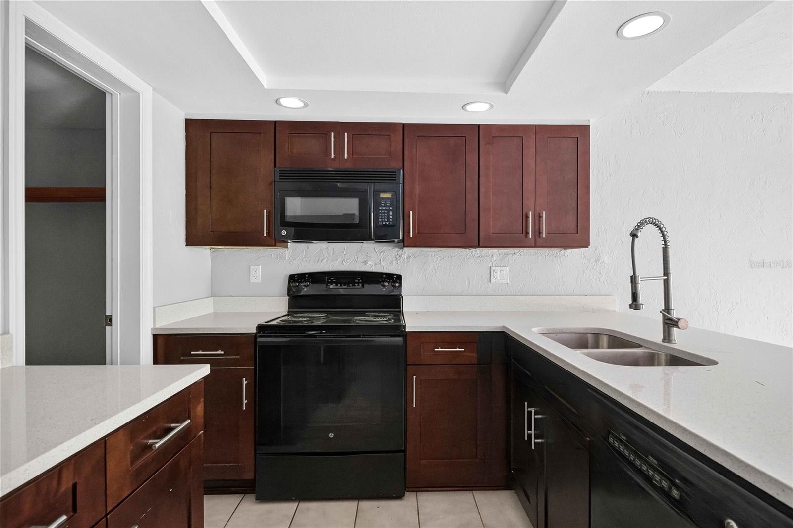 1125 LONGFELLOW WAY 125-B