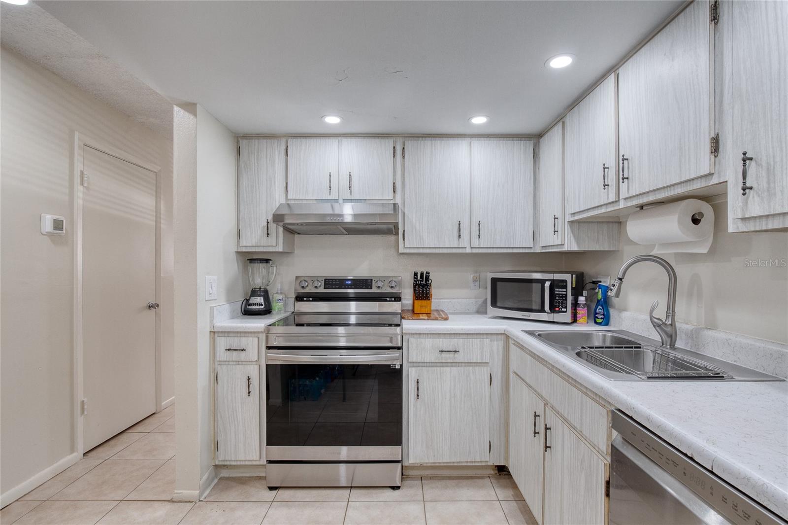 KINGSTON SHORES PH 01 - Residential