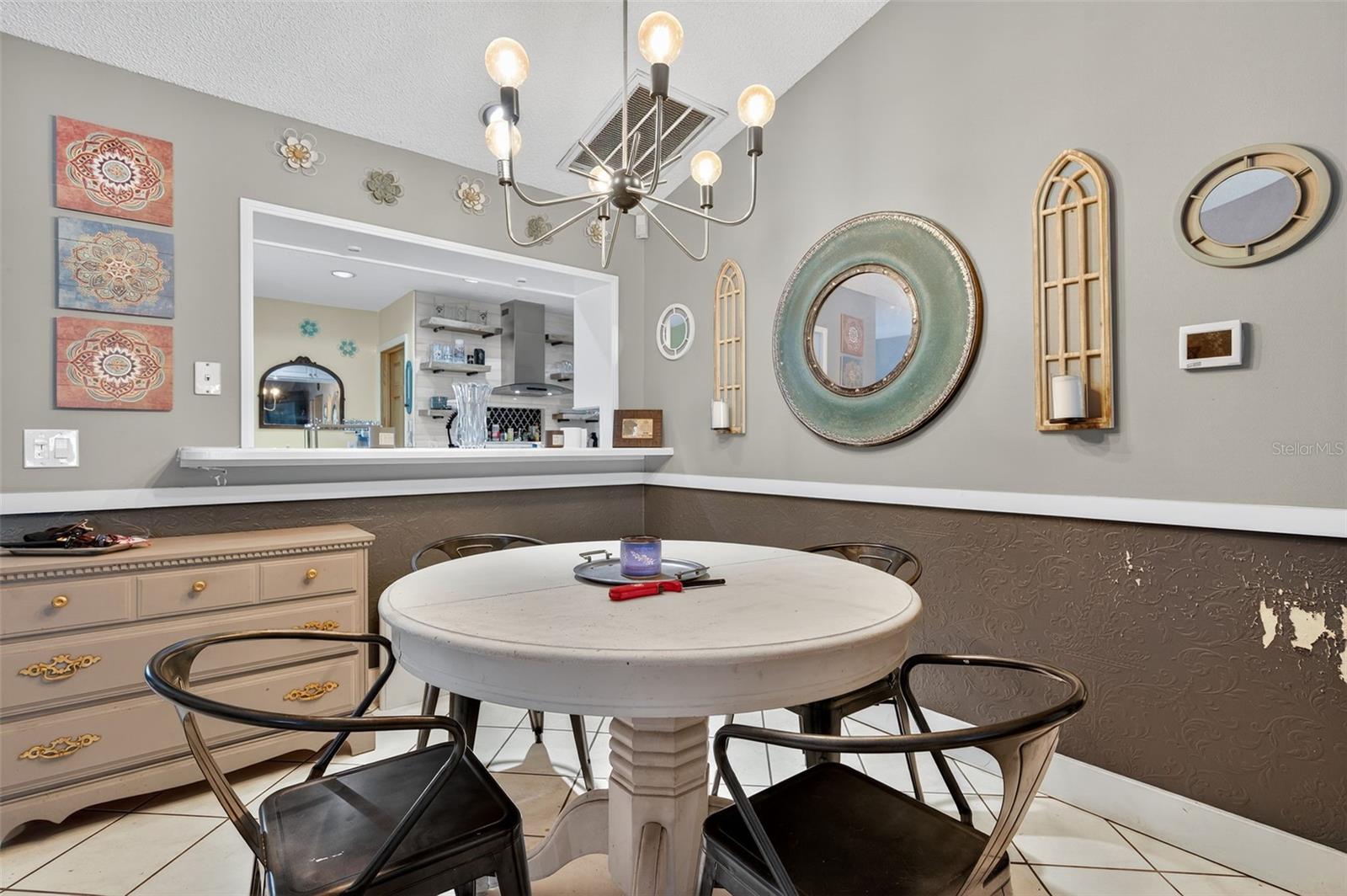 3253 MONTROSE CIRCLE