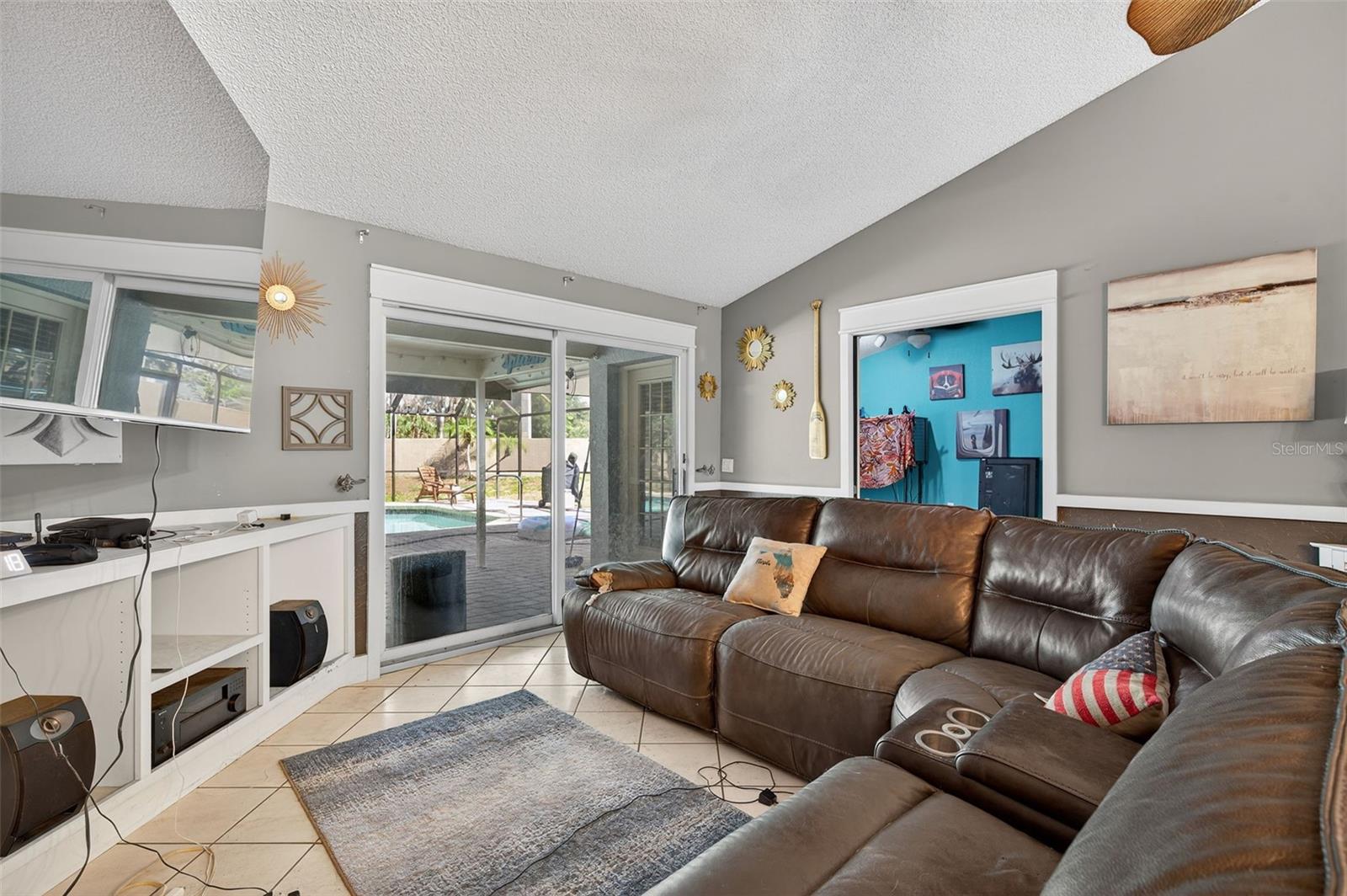 3253 MONTROSE CIRCLE