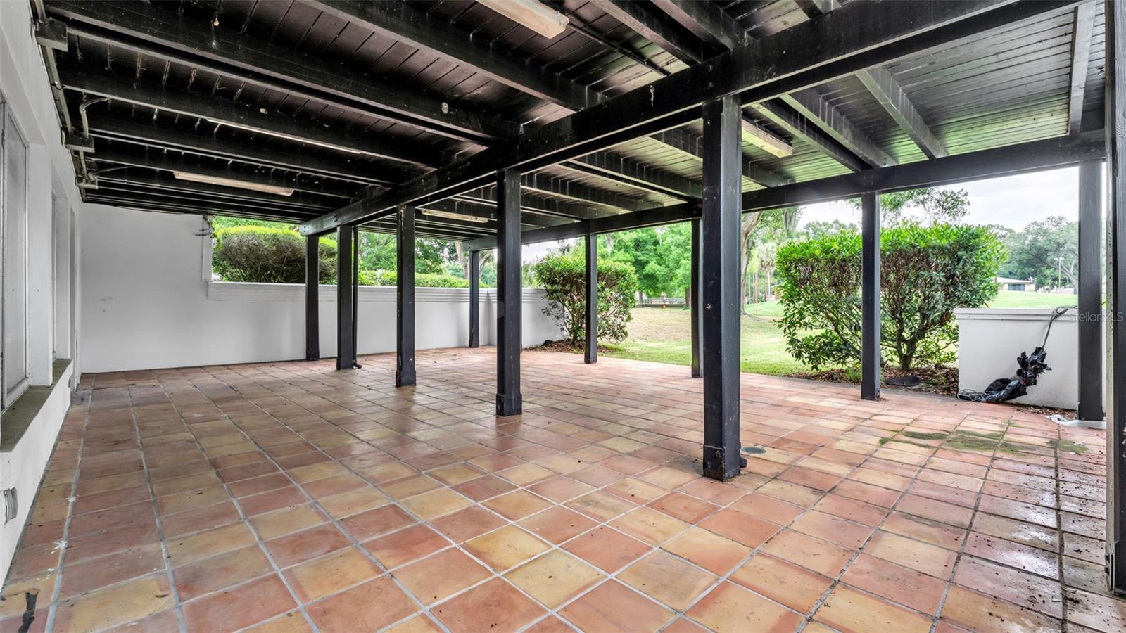 LONE PALM GOLF COURSE - Residential