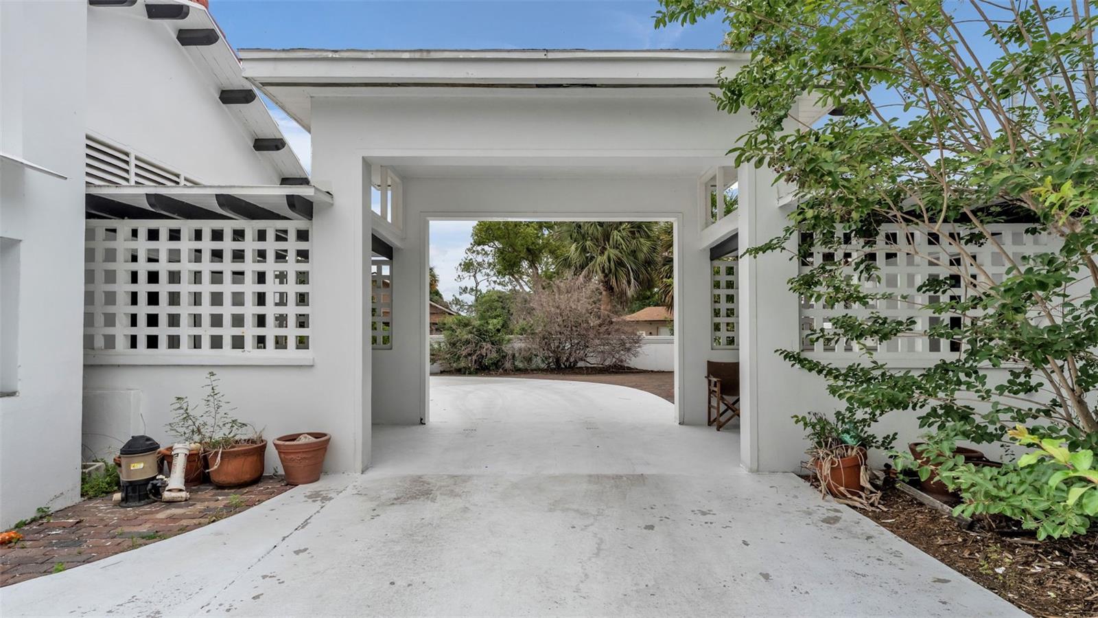 LONE PALM GOLF COURSE - Residential