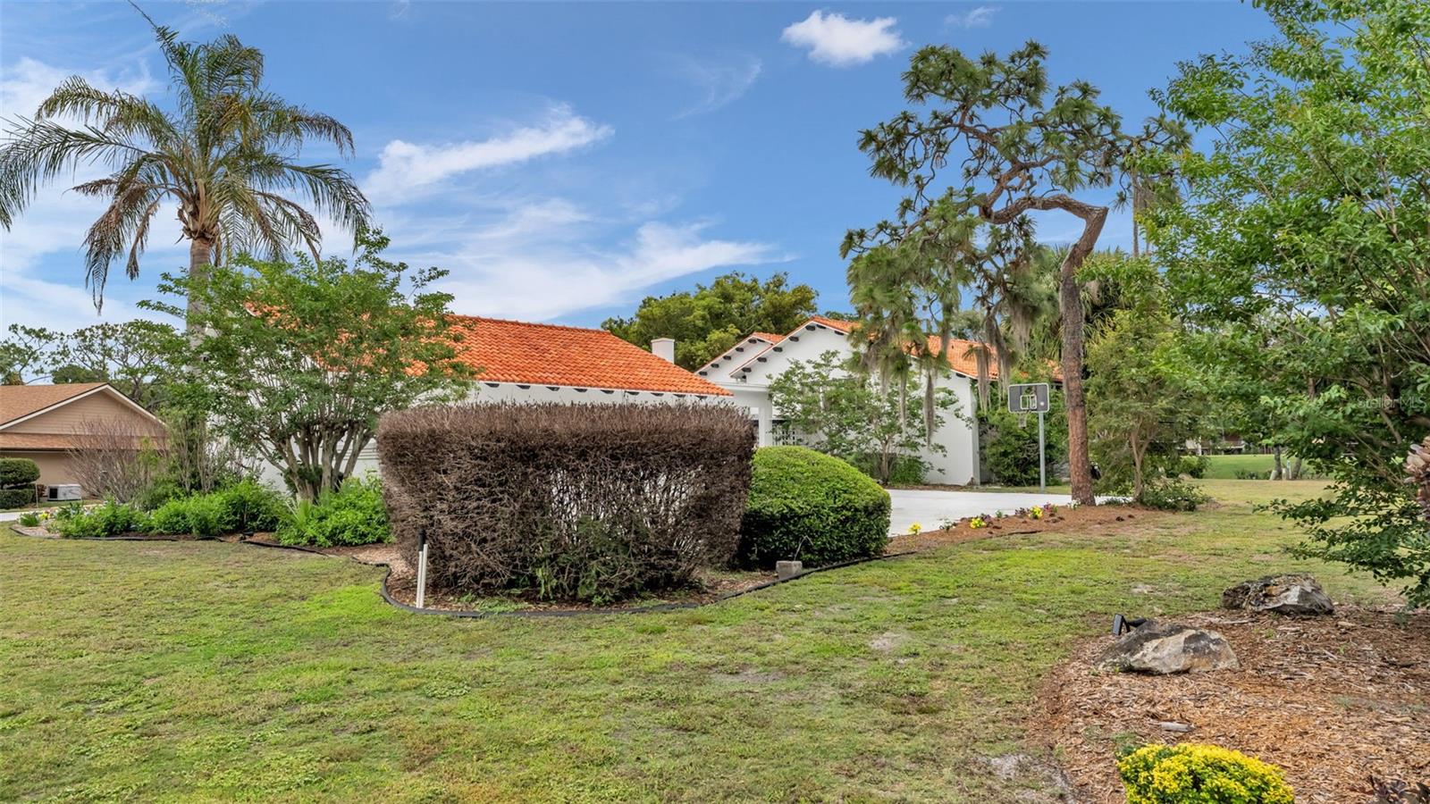 LONE PALM GOLF COURSE - Residential