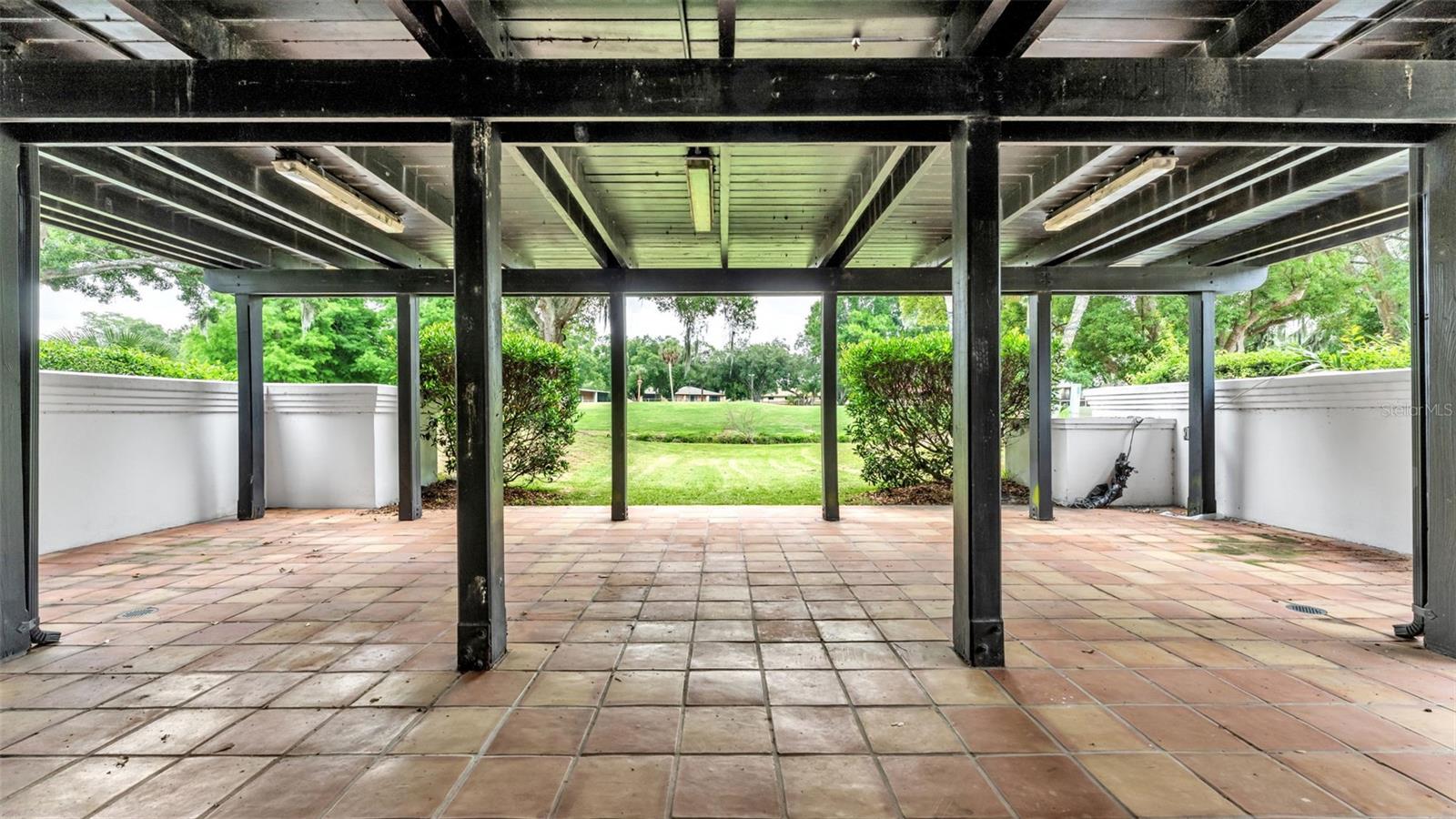 LONE PALM GOLF COURSE - Residential