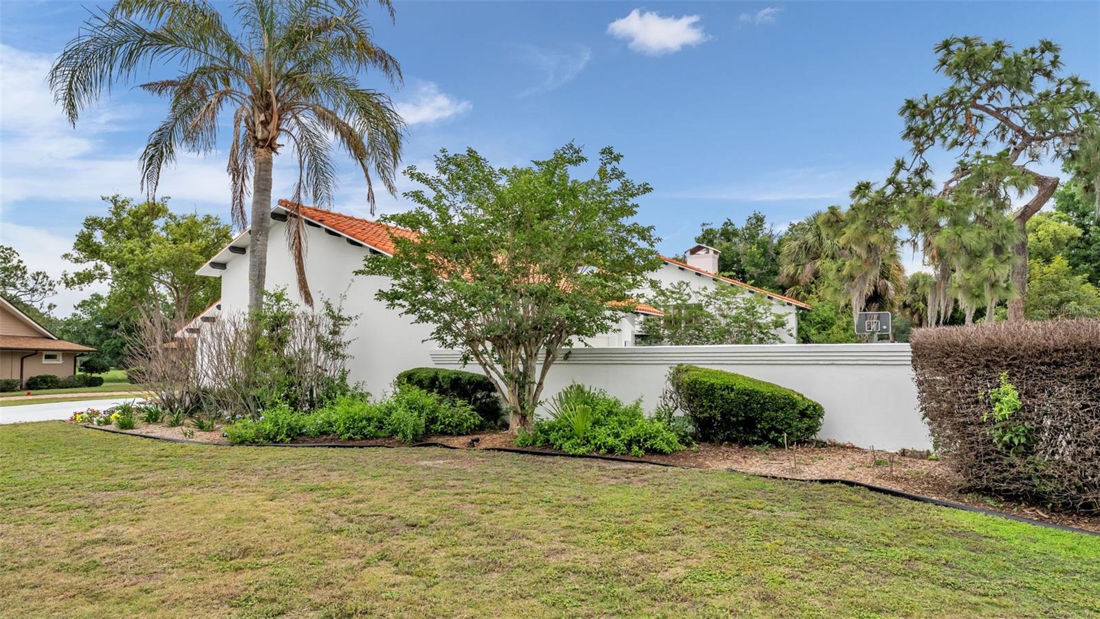 LONE PALM GOLF COURSE - Residential