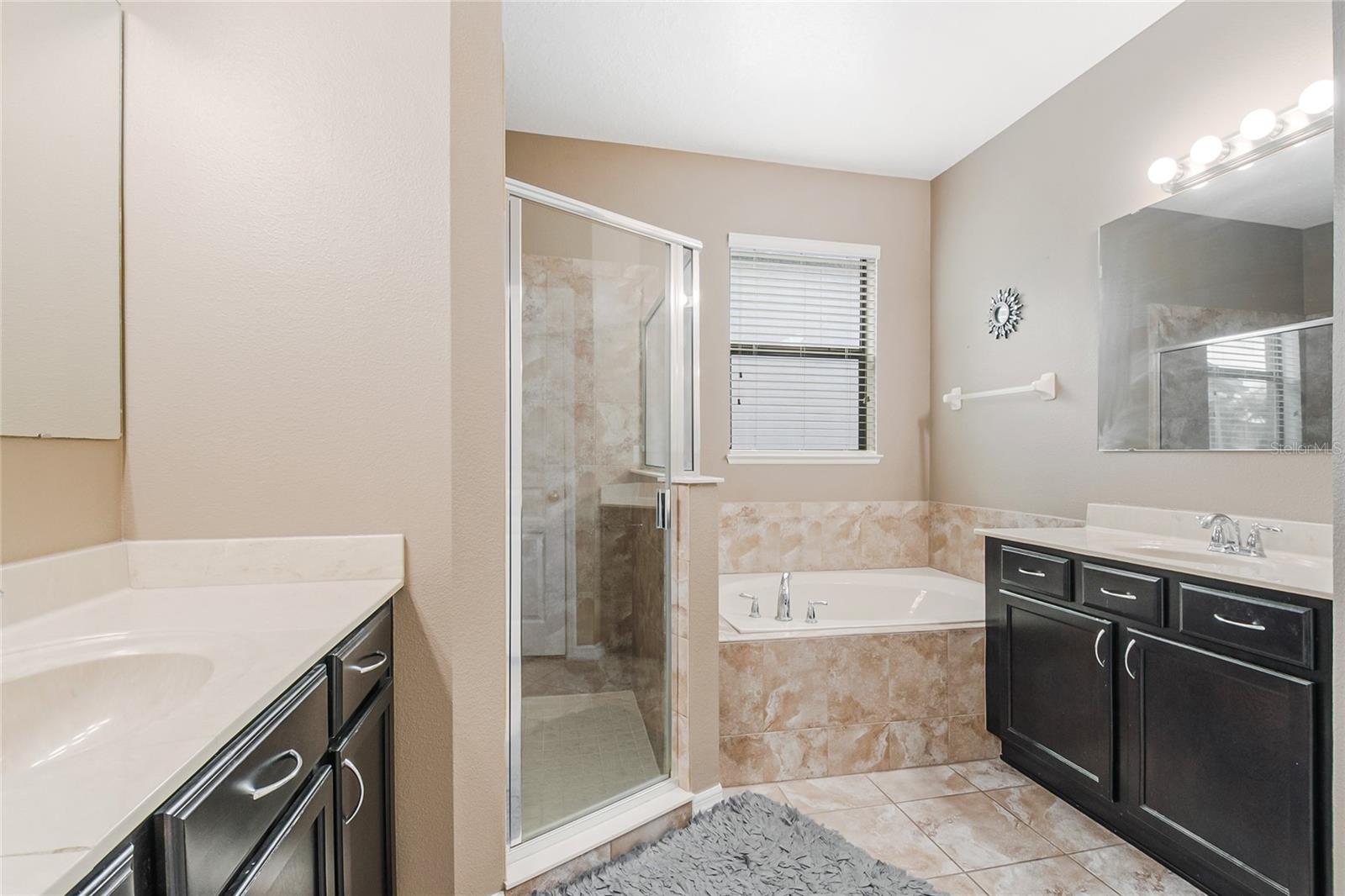 DORAL POINTE NORTH - Residential