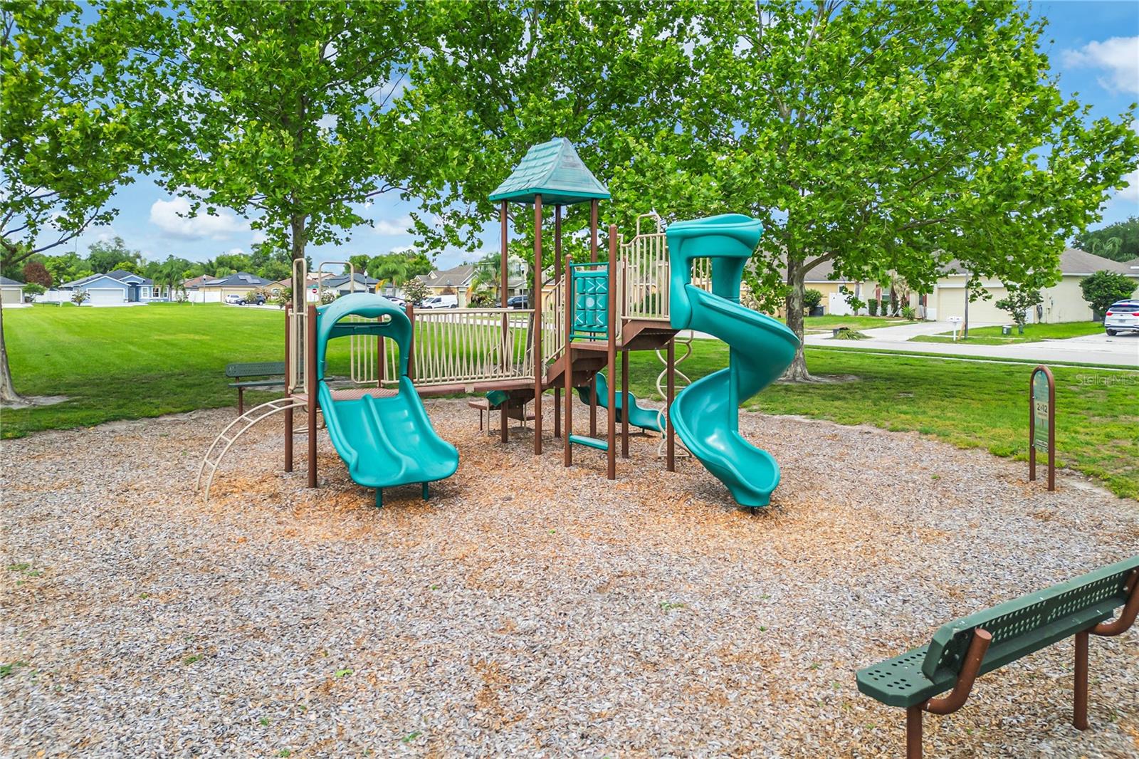 DORAL POINTE NORTH - Residential