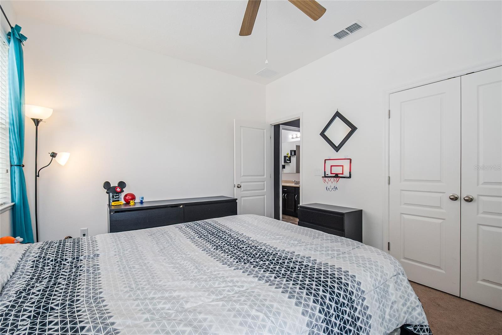 DORAL POINTE NORTH - Residential