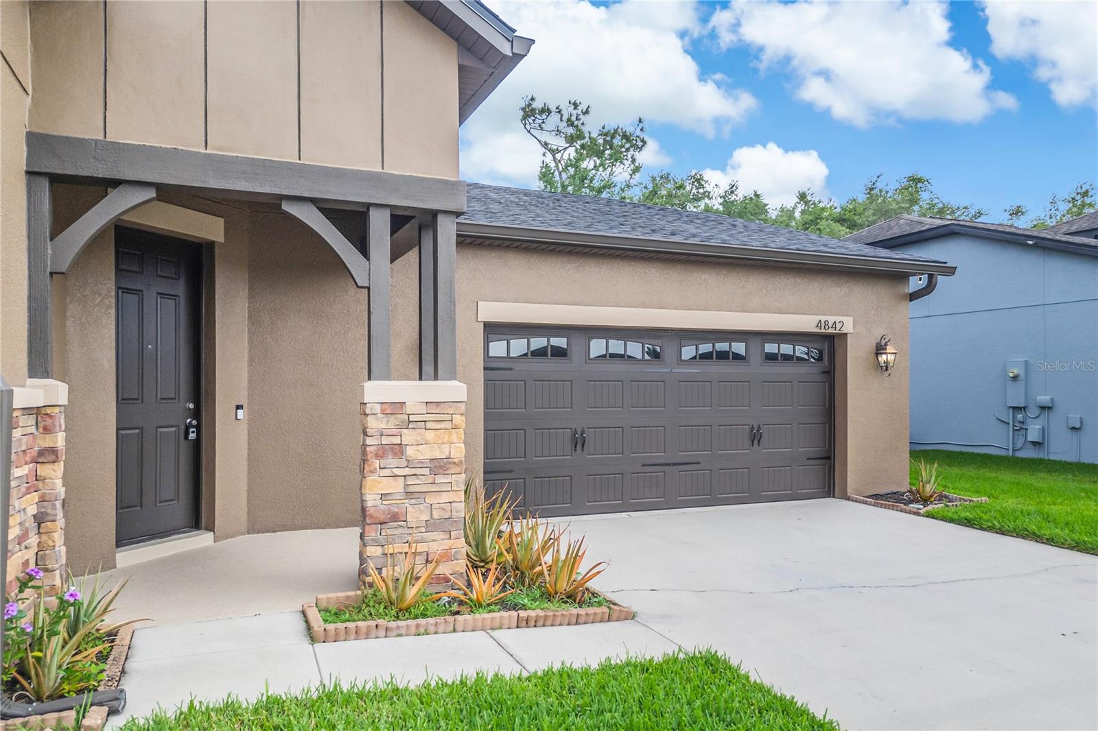 DORAL POINTE NORTH - Residential