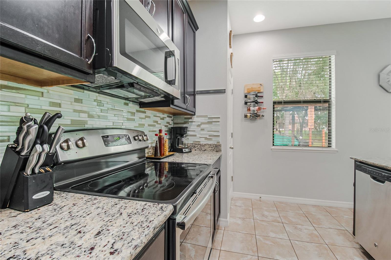 DORAL POINTE NORTH - Residential