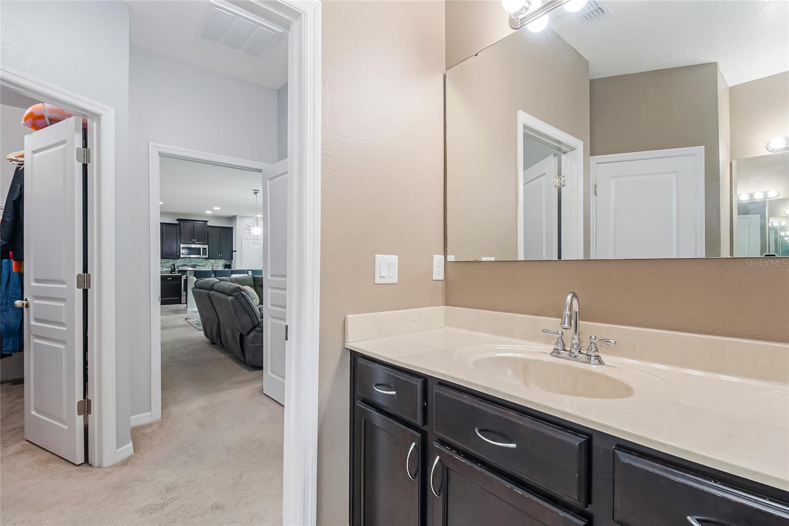 DORAL POINTE NORTH - Residential