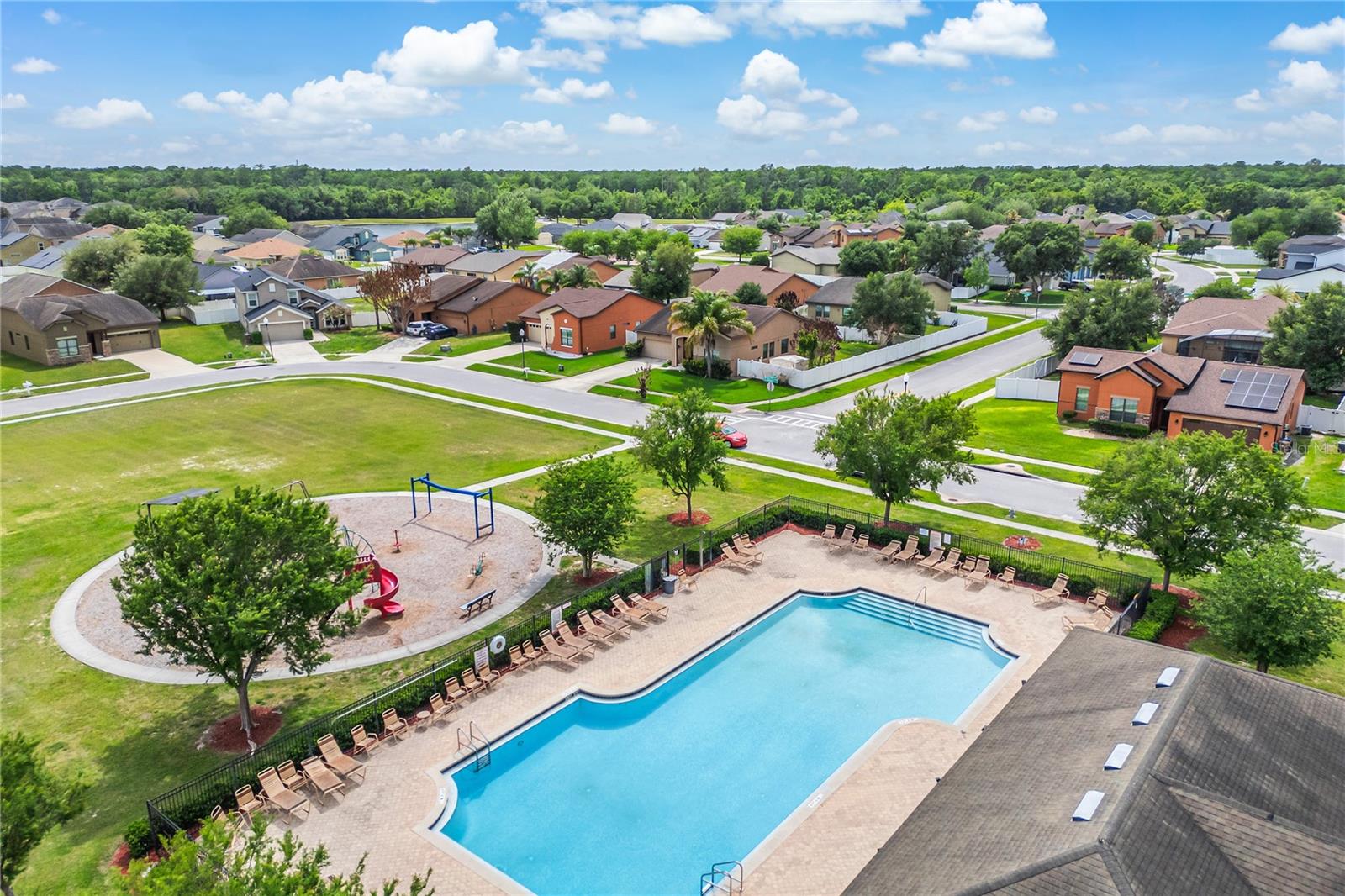 DORAL POINTE NORTH - Residential