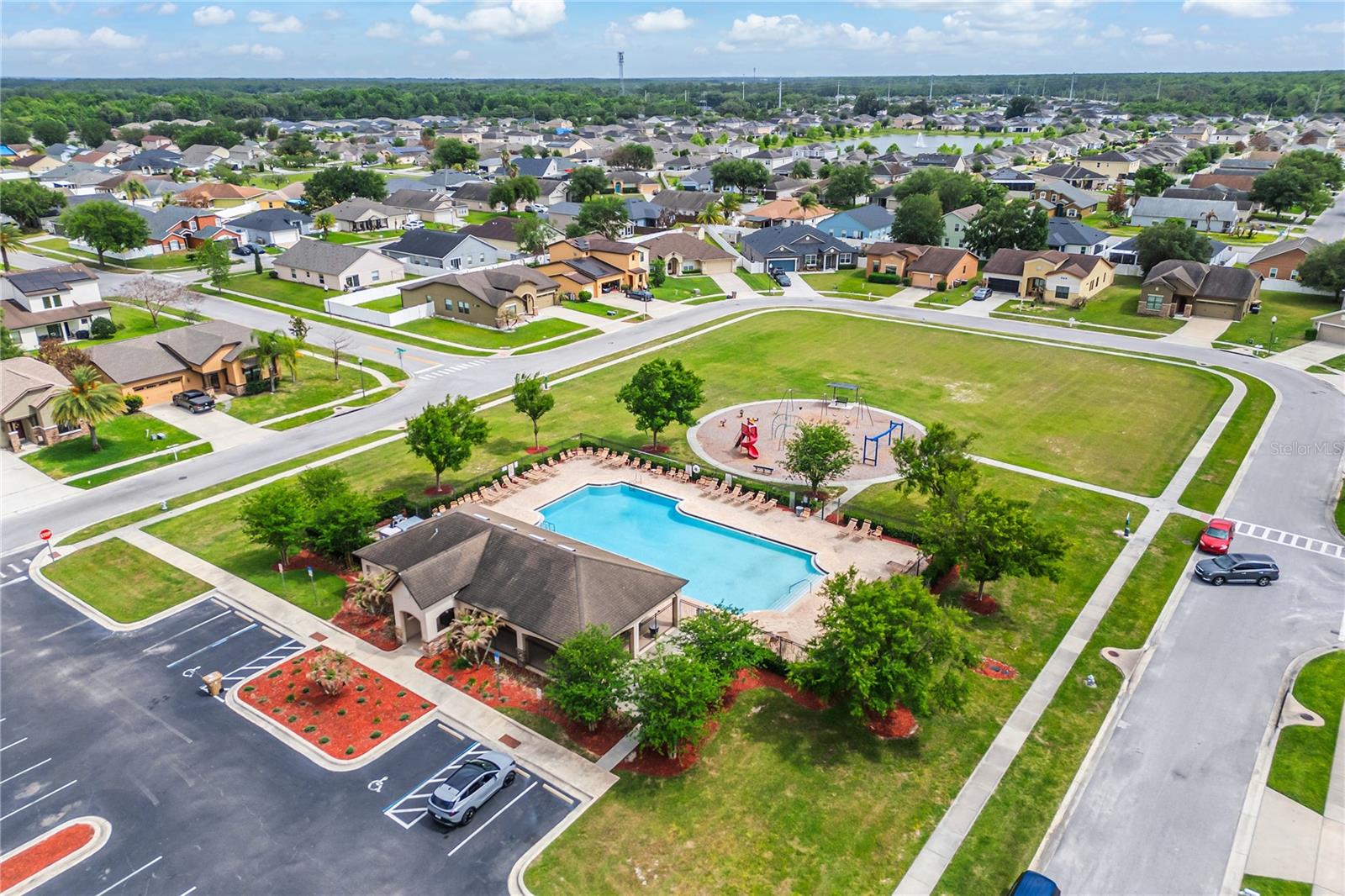 DORAL POINTE NORTH - Residential