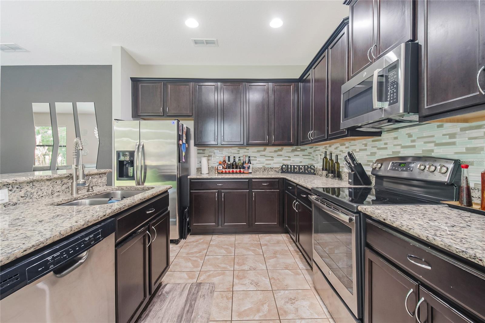 DORAL POINTE NORTH - Residential