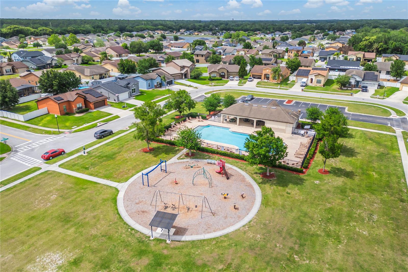 DORAL POINTE NORTH - Residential