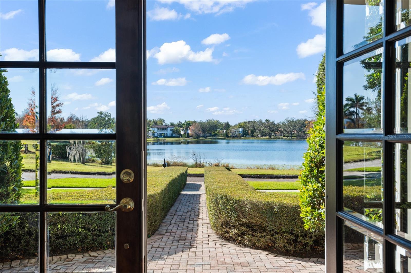 LAKE KNOWLES TERRACE - Residential