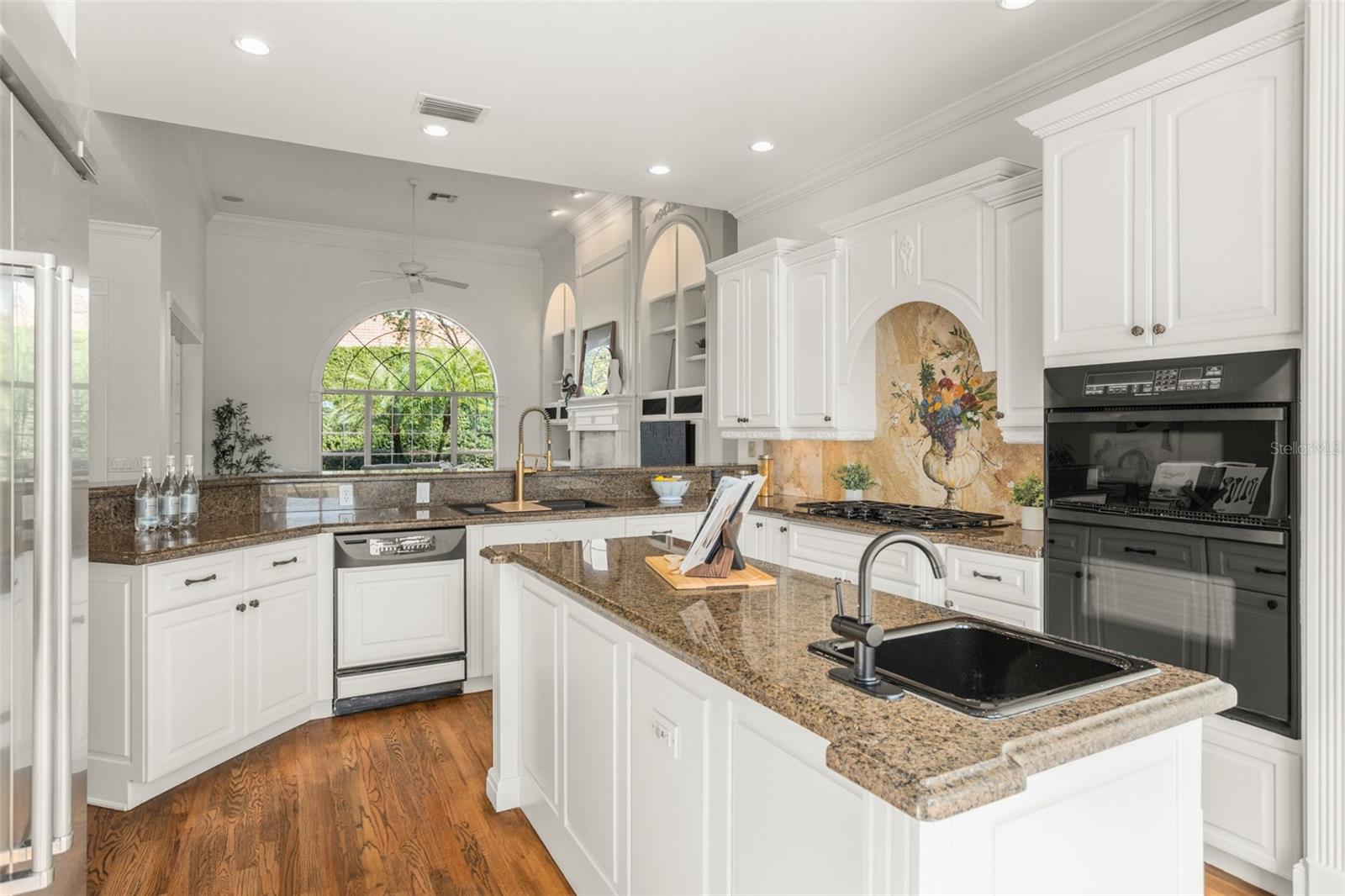 LAKE KNOWLES TERRACE - Residential