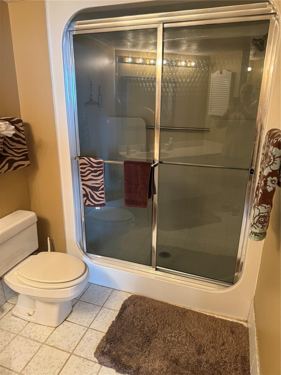 OCEANS ATRIUM 01 - Residential Lease