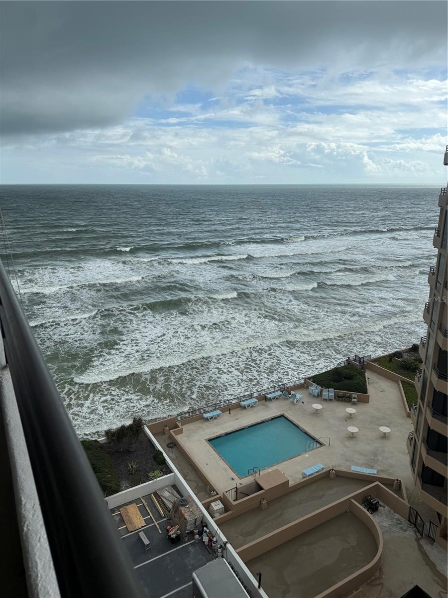 OCEANS ATRIUM 01 - Residential Lease