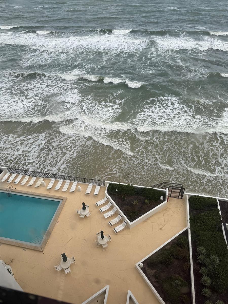 OCEANS ATRIUM 01 - Residential Lease