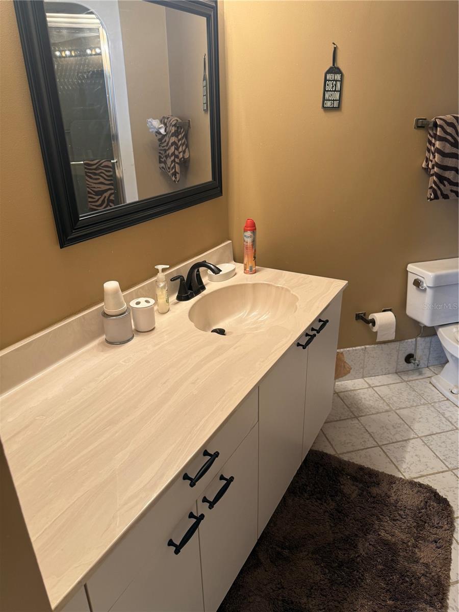 OCEANS ATRIUM 01 - Residential Lease