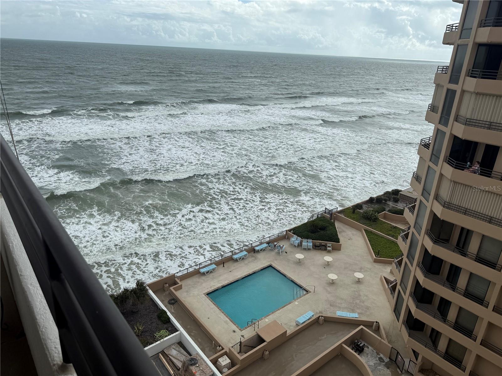 OCEANS ATRIUM 01 - Residential Lease