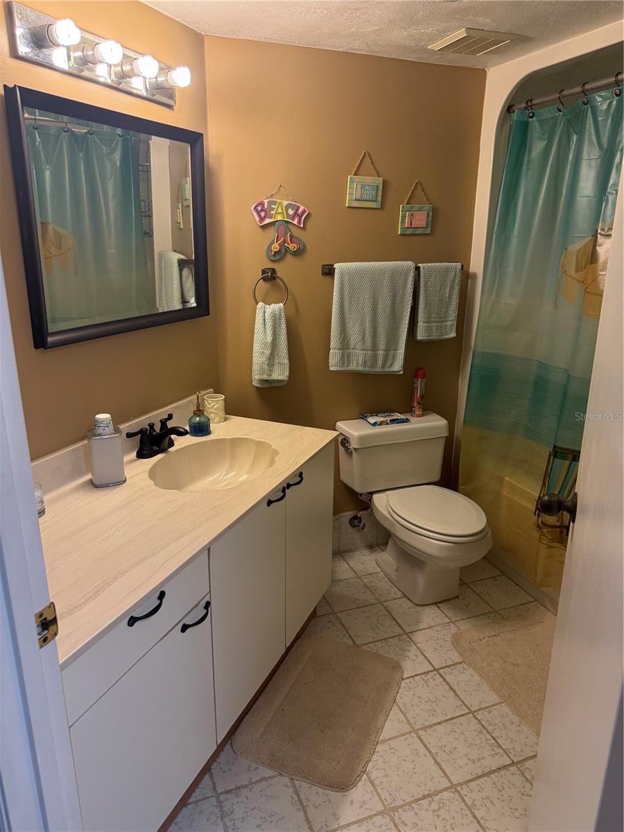 OCEANS ATRIUM 01 - Residential Lease