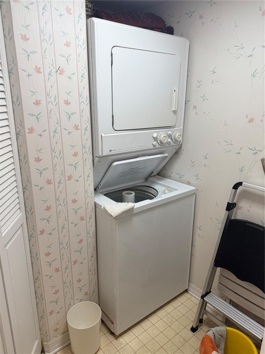 OCEANS ATRIUM 01 - Residential Lease