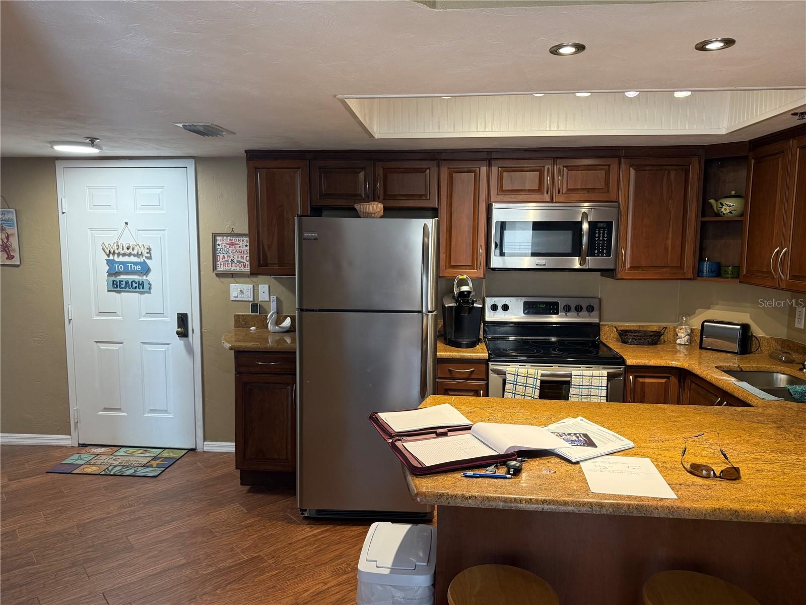 OCEANS ATRIUM 01 - Residential Lease