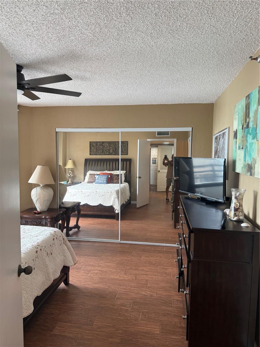 OCEANS ATRIUM 01 - Residential Lease