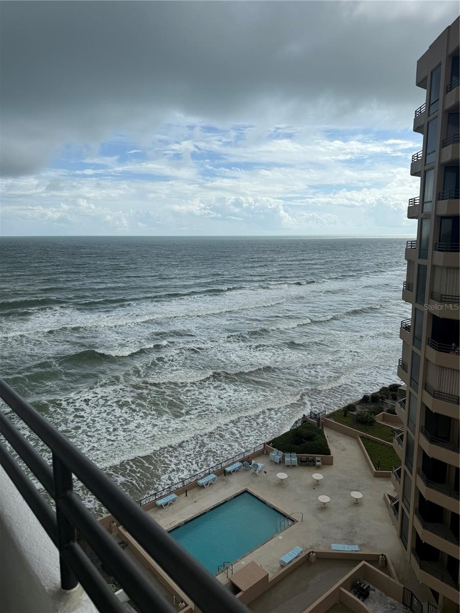 OCEANS ATRIUM 01 - Residential Lease