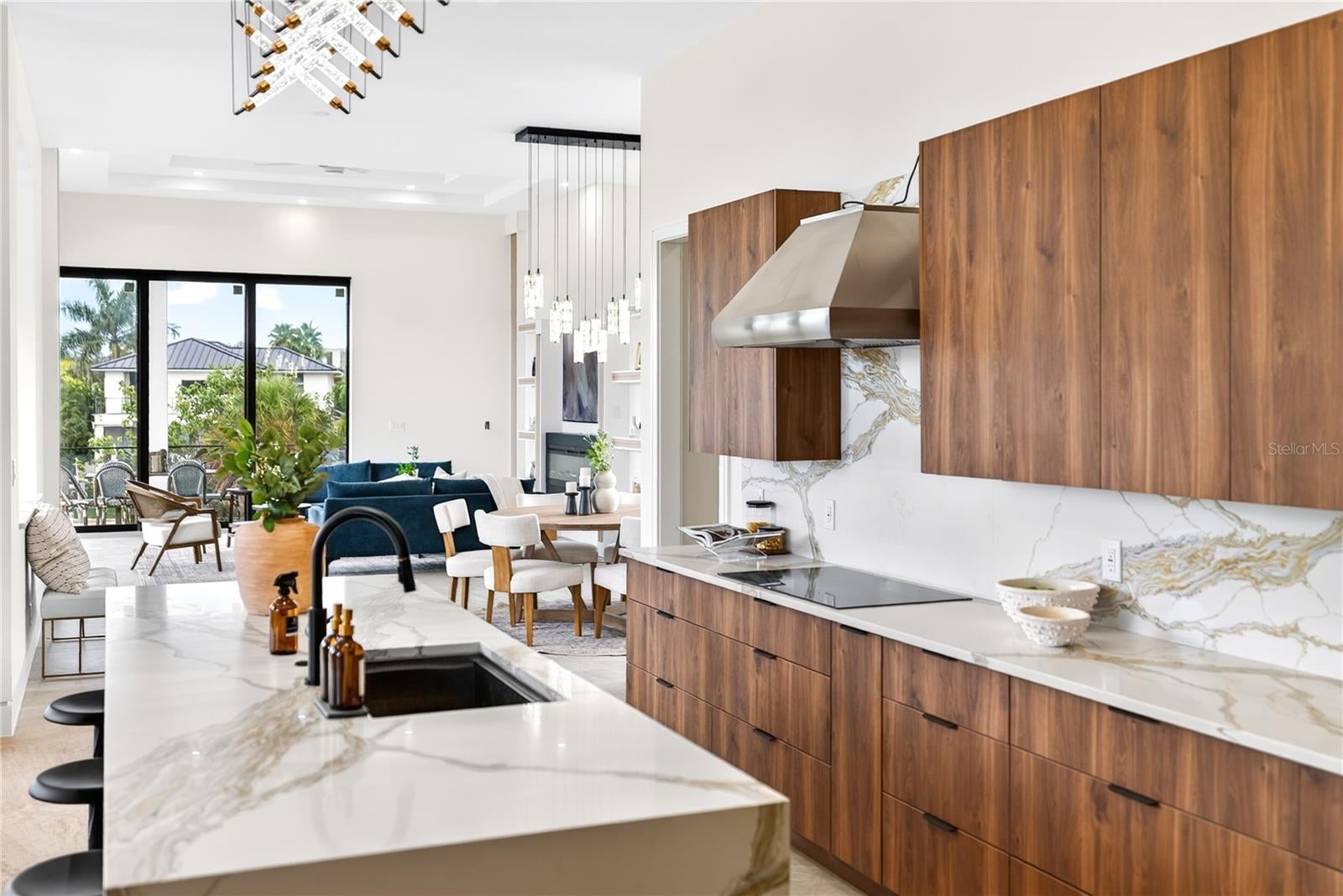 539 AVENIDA DEL NORTE