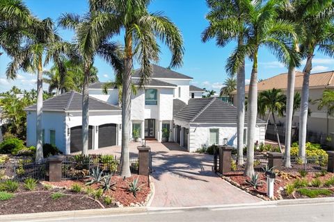 Photo of 367 W Royal Flamingo Drive, Sarasota, FL 34236 (MLS # A4634396)