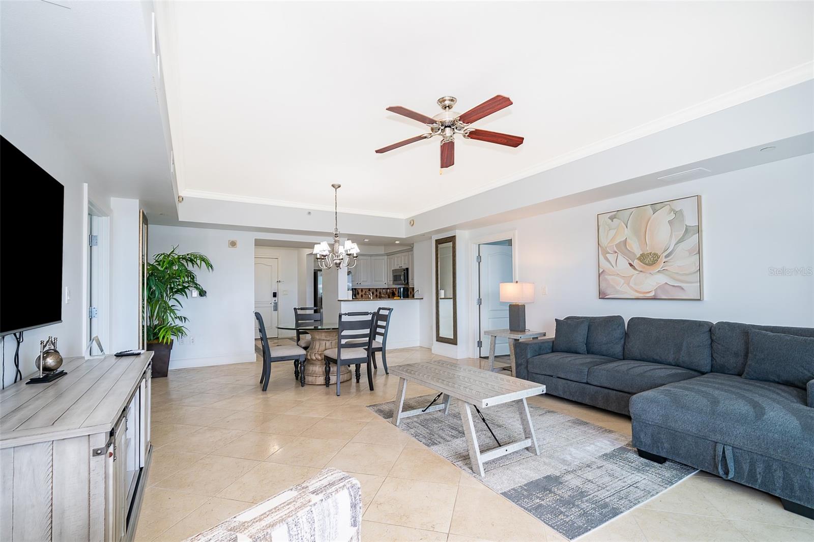 REUNION GRANDE CONDO - Residential