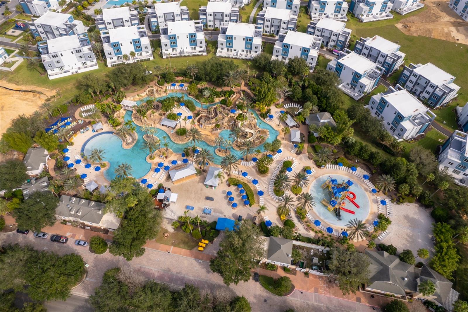 REUNION GRANDE CONDO - Residential