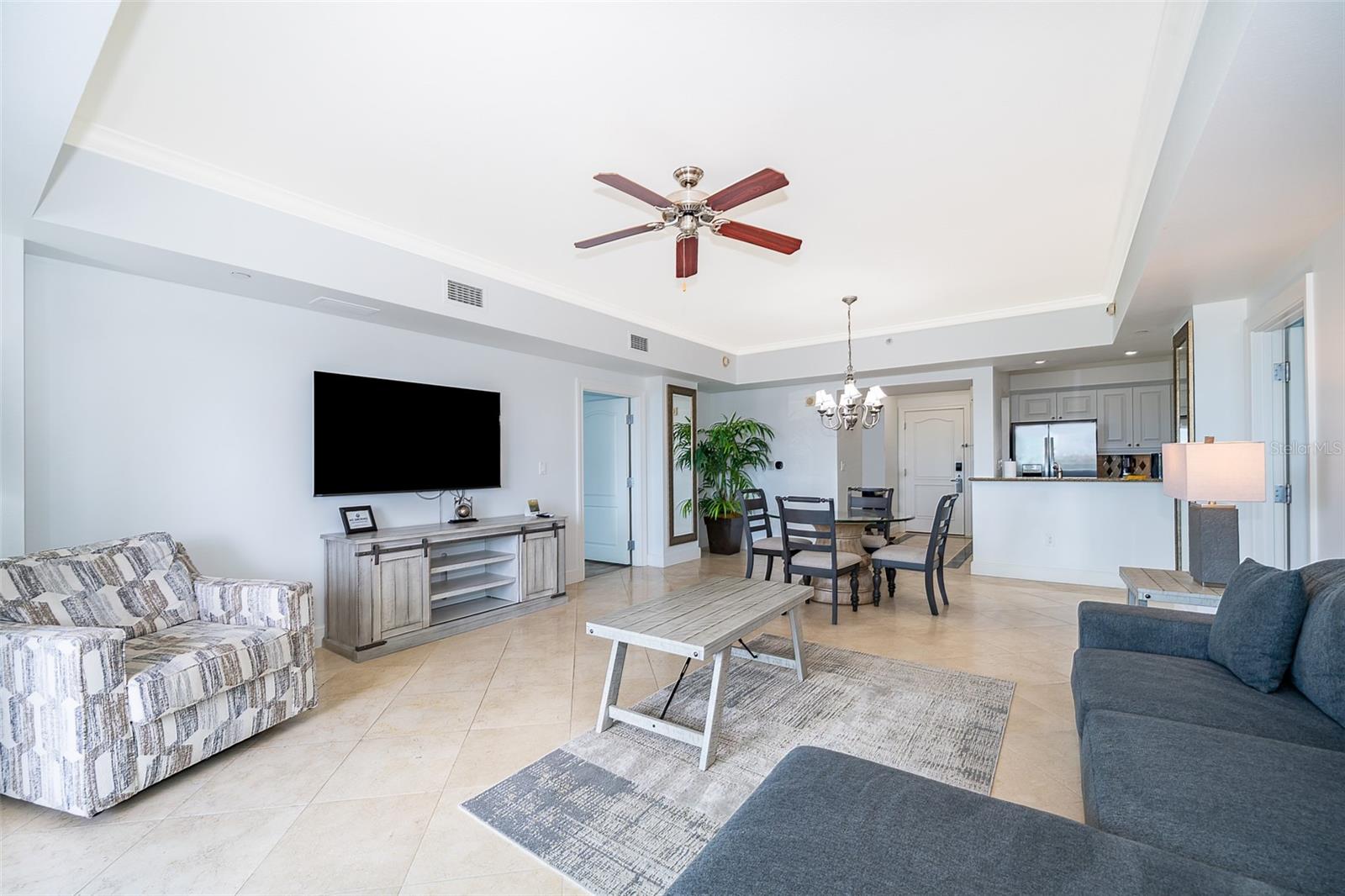 REUNION GRANDE CONDO - Residential