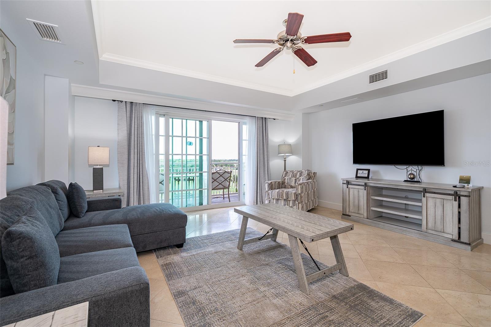 REUNION GRANDE CONDO - Residential