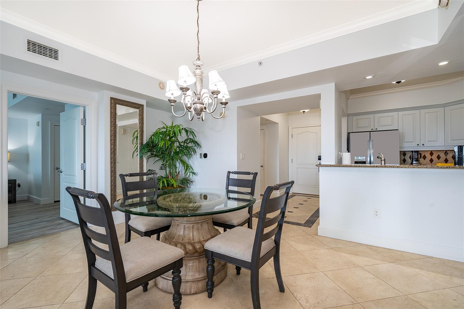 REUNION GRANDE CONDO - Residential