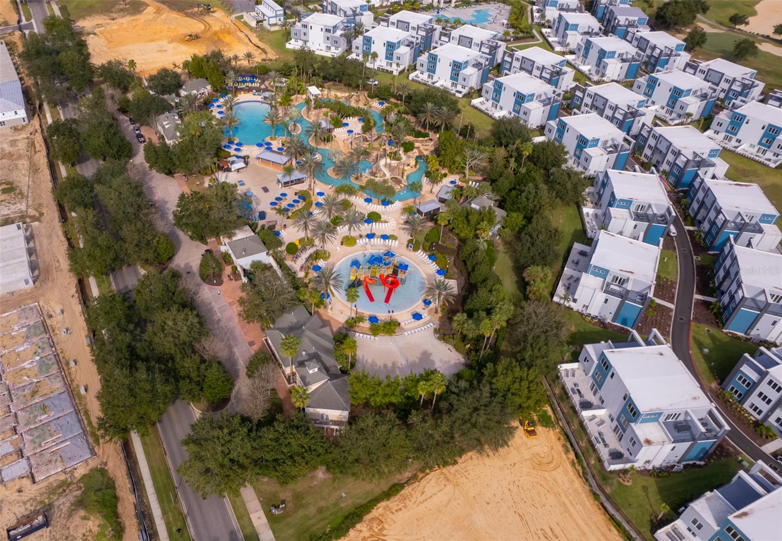 REUNION GRANDE CONDO - Residential