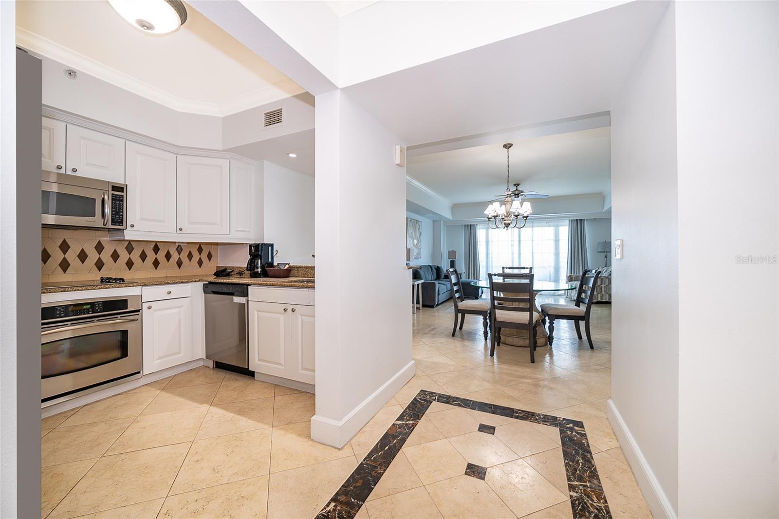 REUNION GRANDE CONDO - Residential