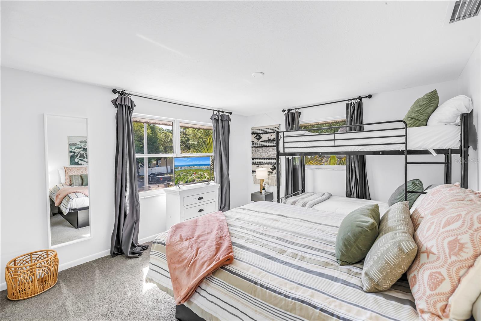 WHISPERING PINES FOREST 5TH ADD - Residential