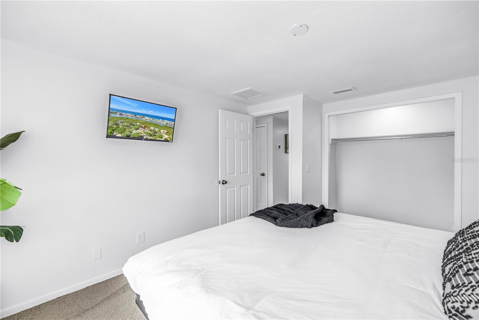 WHISPERING PINES FOREST 5TH ADD - Residential