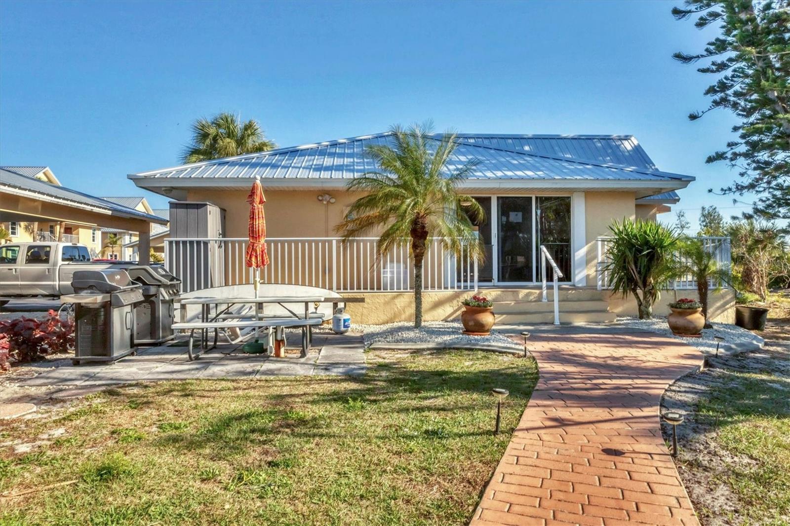 SANCTUARY GOLDEN TEE PH 04 - Residential