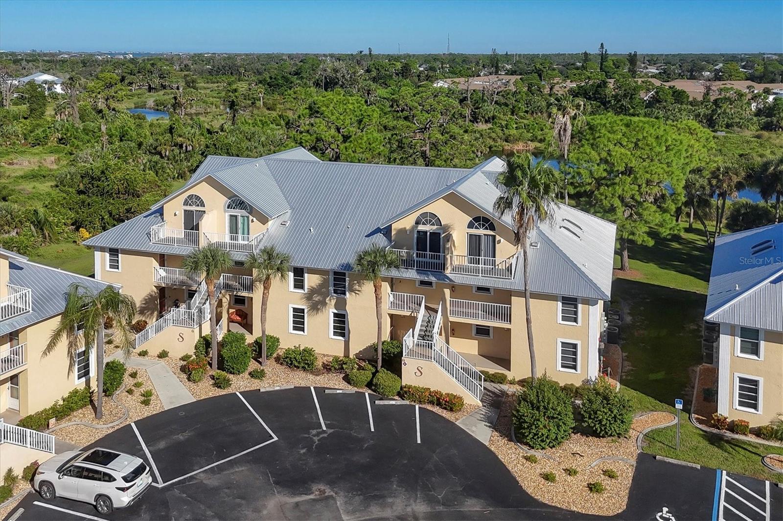 SANCTUARY GOLDEN TEE PH 04 - Residential